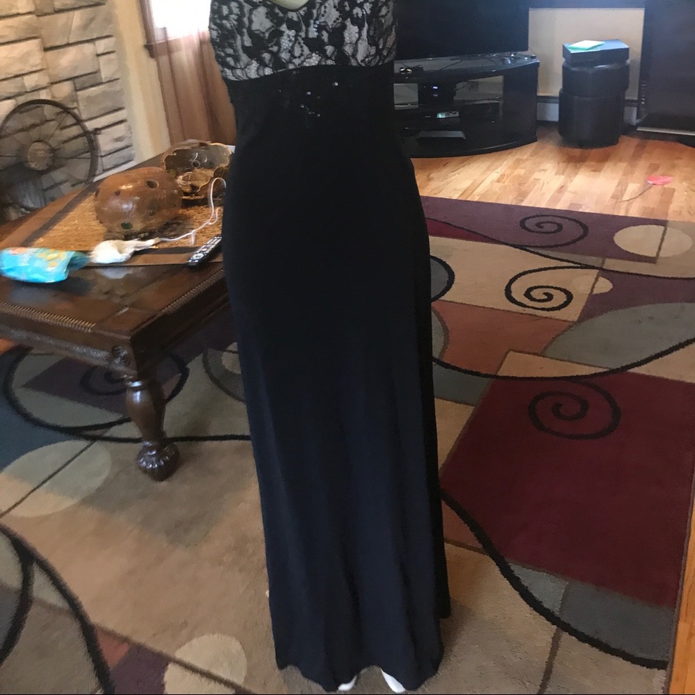 Dress - Picture 2 of 4