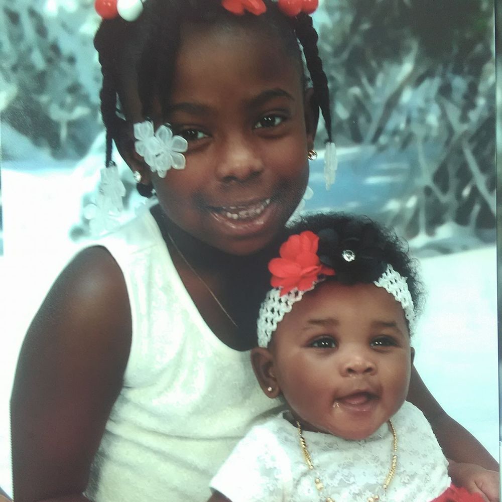 Meet your Posher, Ebony