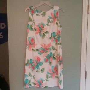 CLOSING CLOSET! Floral white sheath dress
