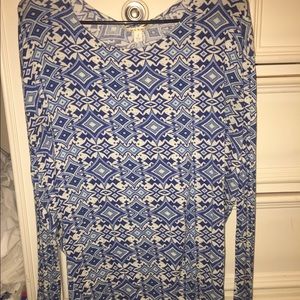 Flowy patterned top