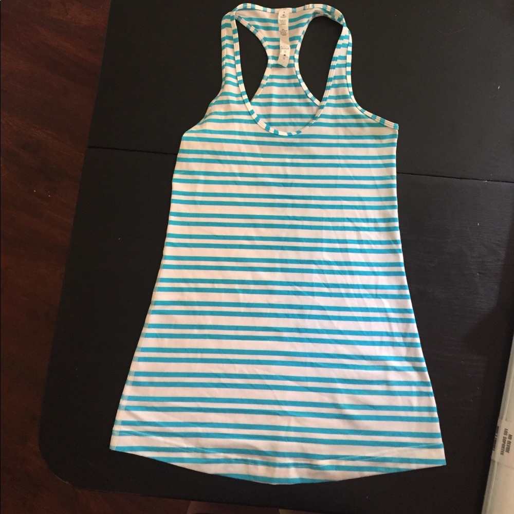 Lululemon tank- great condition!