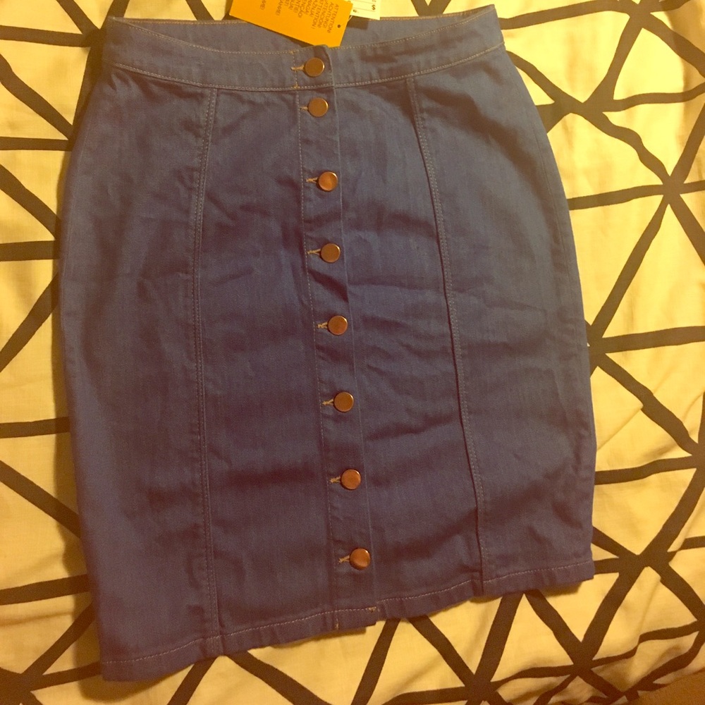 H&M high waisted button up denim skirt