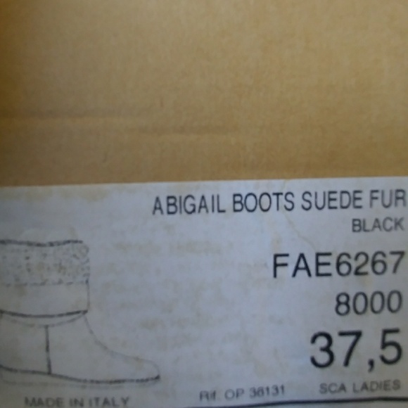 Brand new suede boots - Picture 2 of 4