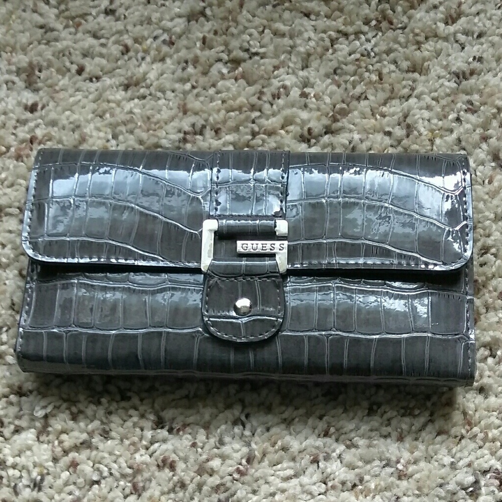 Guess wallet