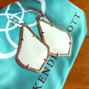 Large White Kendra's