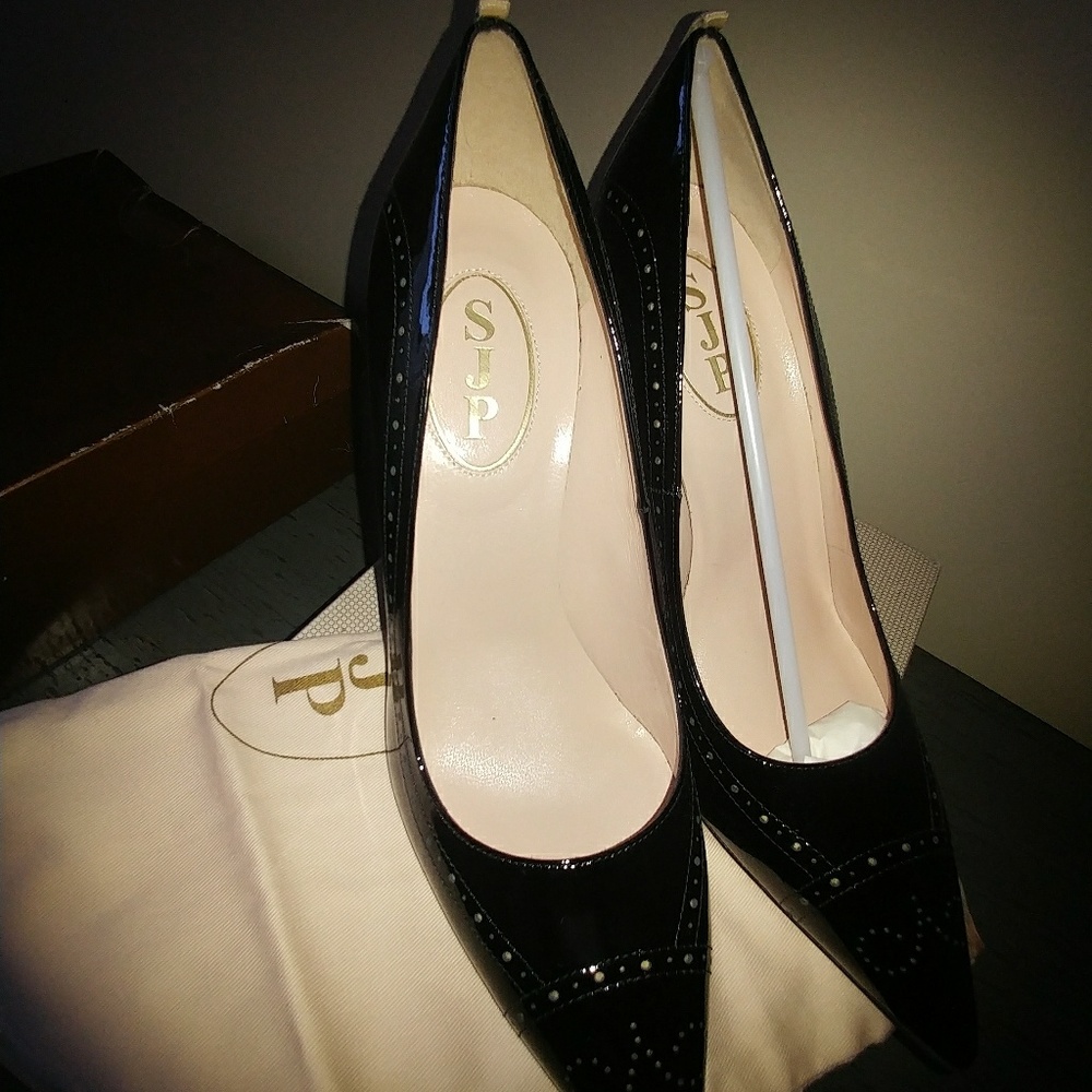Brand new sjp heels.                             measurements:
Heel Height: 4 in