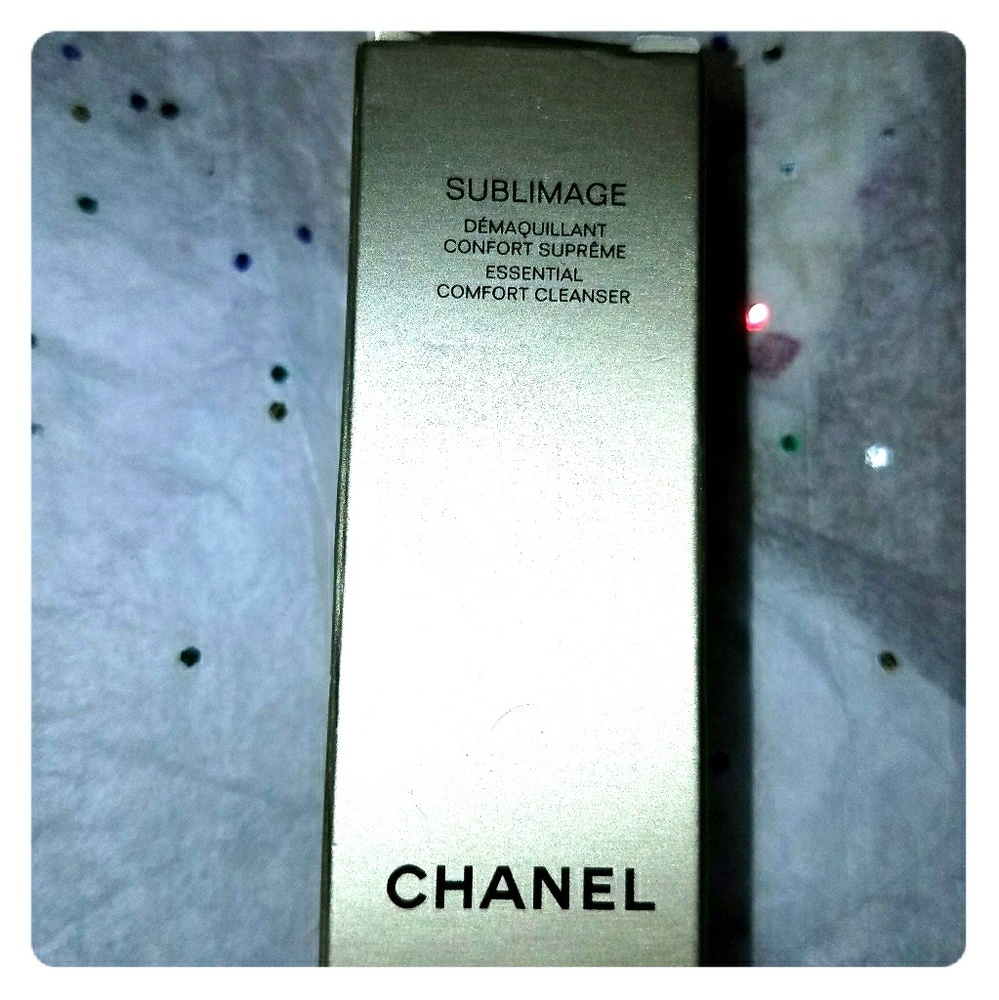 Chanel Sublimage Essential Comfort Cleanser