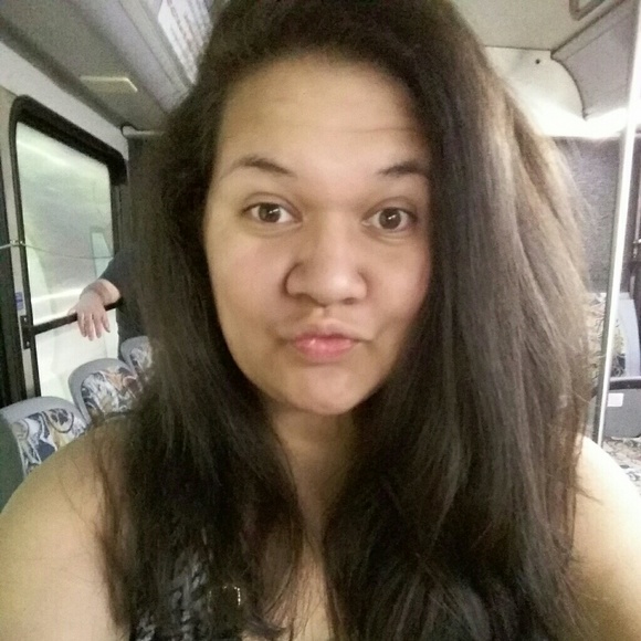 Meet your Posher, Lilinoe - Picture 1 of 1