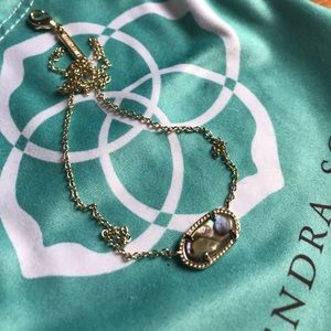 Small Shell-colored Kendra Necklace!