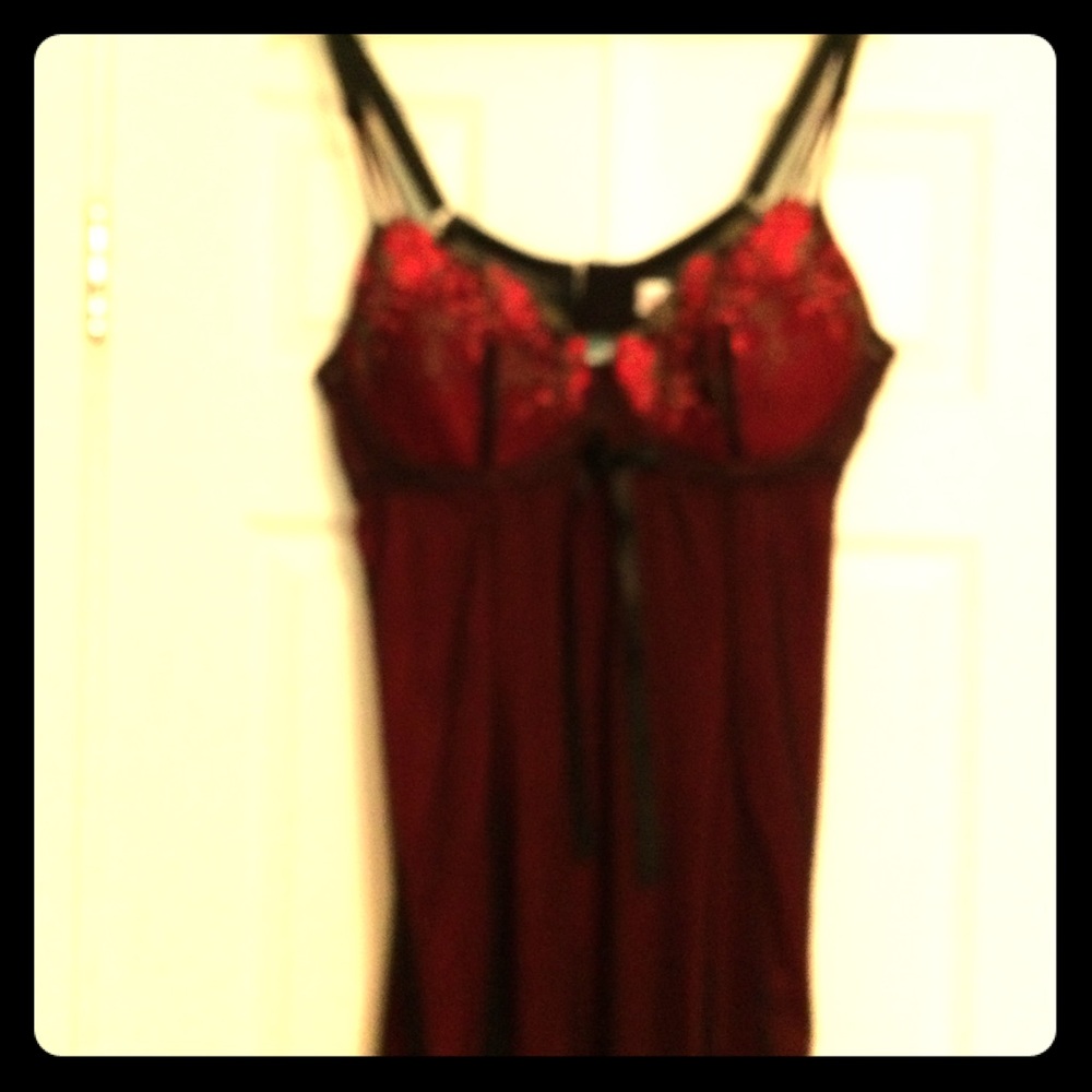 Embroidered black & red nightie🌺