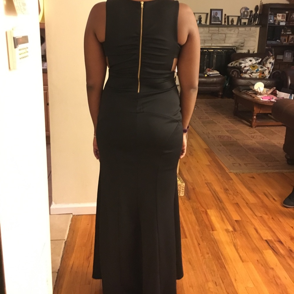 Black formal dress - Picture 6 of 7