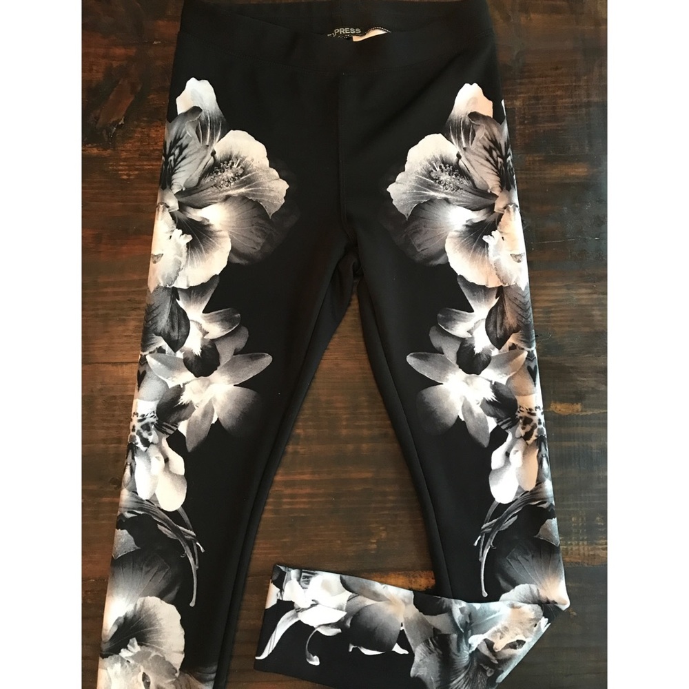 Chic Express Floral Leggings