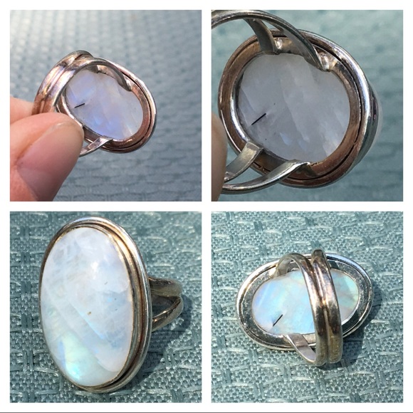 Jewelry - Oval rainbow moonstone ring with great flash