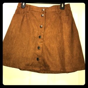 Suede brown front button down skirt in M