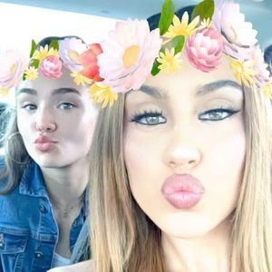 Meet your Posher, Nia