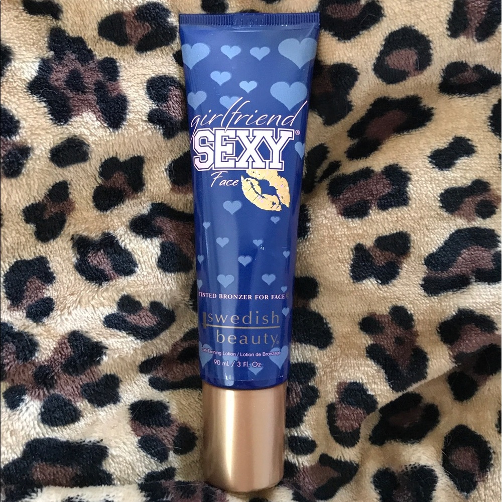 Girlfriend sexy face, facial tanning lotion