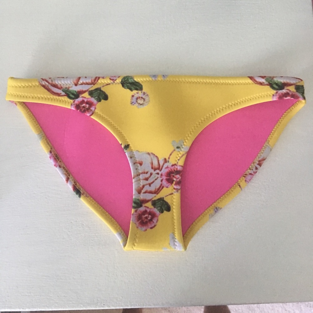 Floral neoprene bikini bottoms!!