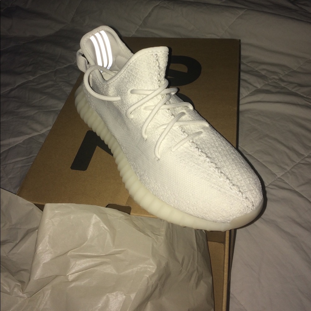 Authentic cream white yeezy v2's SIZE 9 DEADSTOCK