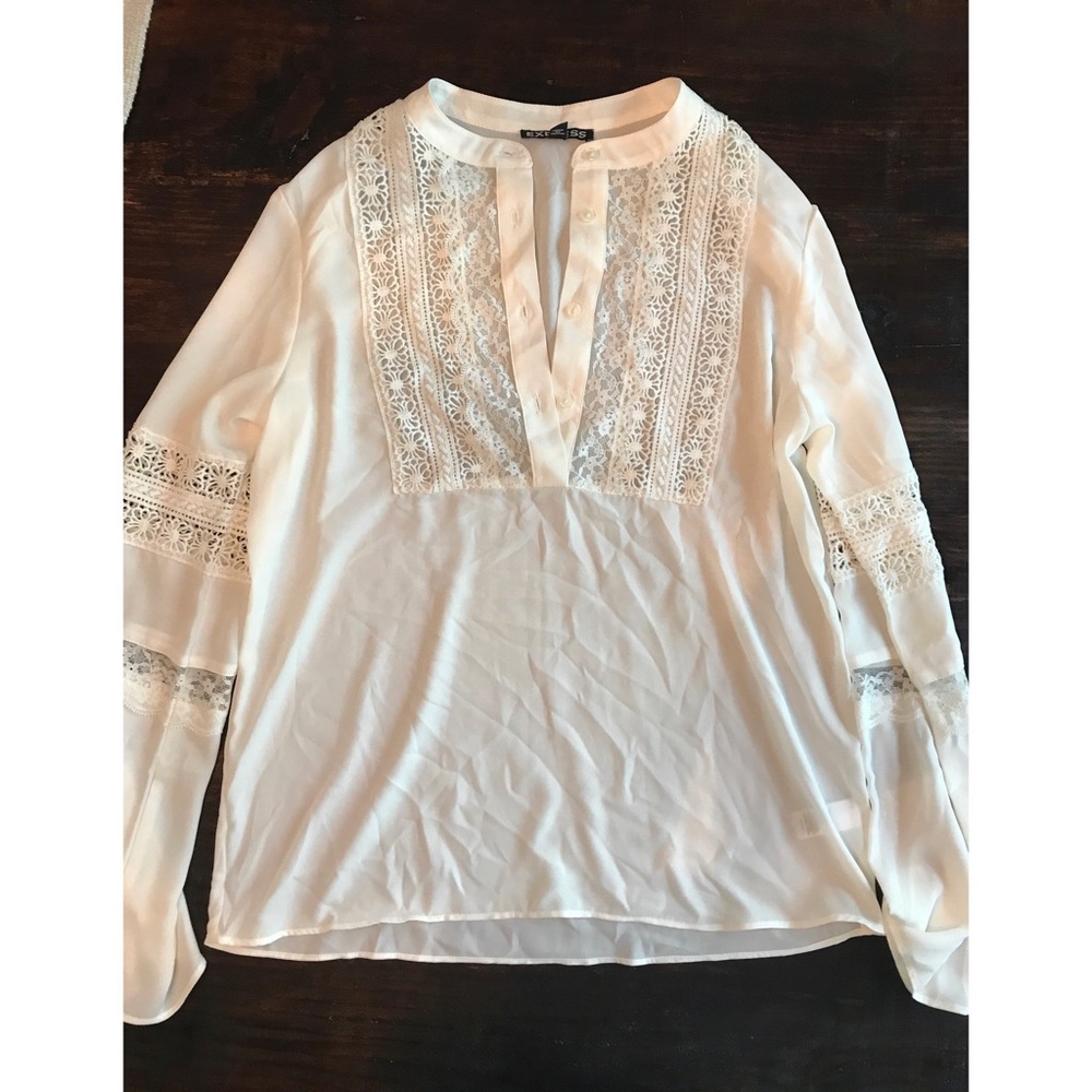 NWOT Express White & Lace Peasant Top