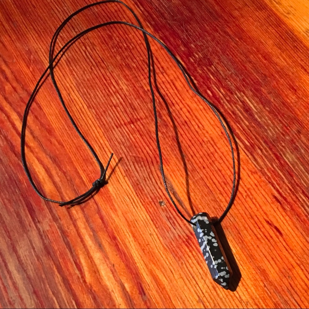 Snowflake Obsidian polished point drilled pendant - Picture 3 of 3