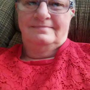 Meet your Posher, Lois