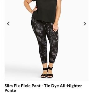 Torrid brand leggings / pixie pants