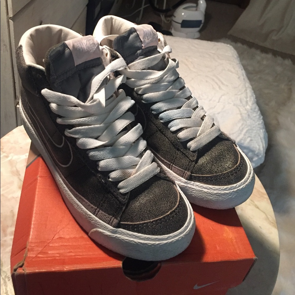 Nike women's blazer mid