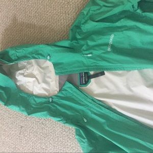 patagonia rain coat size large