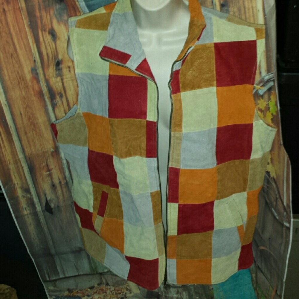 Ladies 3x Genuine leather vest.