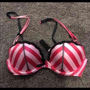 Victoria secret SEXY LITTLE THINGS BRA.. Victoria secret SEXY LITTLE THINGS BRA..
