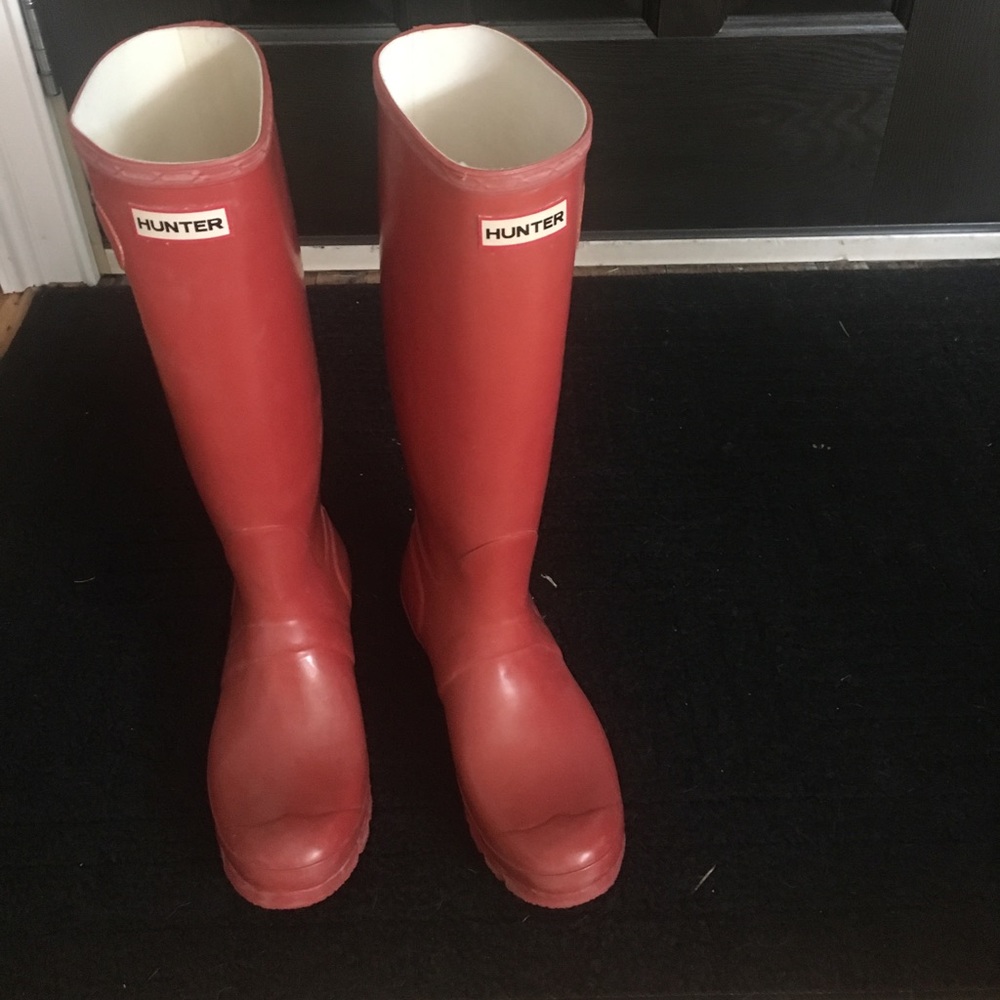 Red Hunter boots size 7
