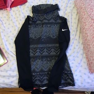 Turtle neck Black & white Nike Sweater