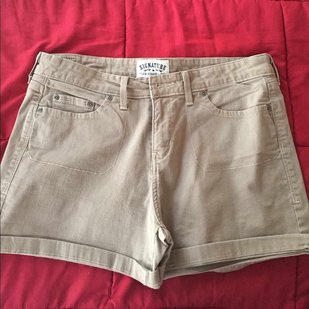 Signature 4" size 12 khaki shorts by Levi & CO