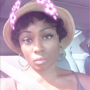 Meet your Posher, Deidra