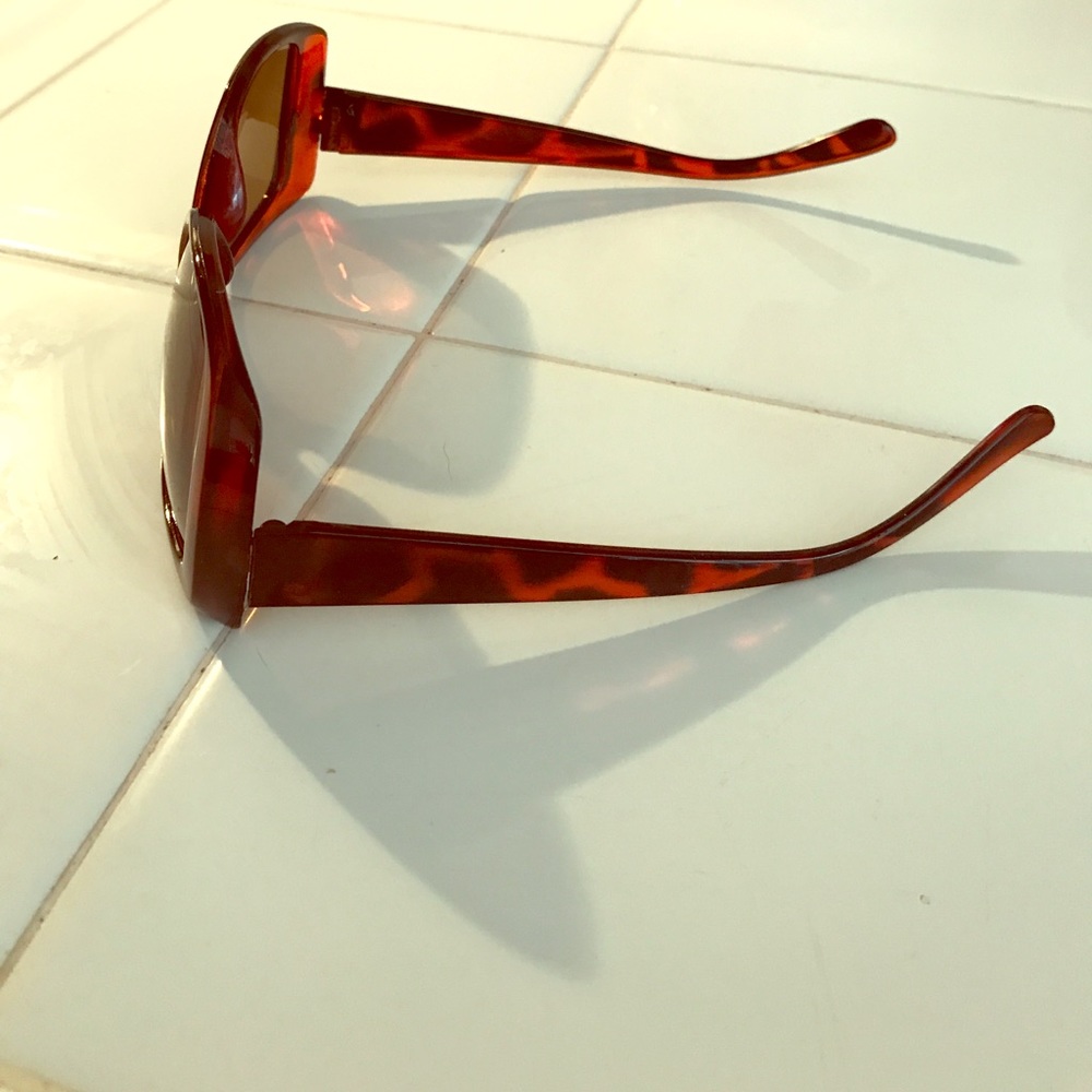 Sunglasses - Picture 3 of 3