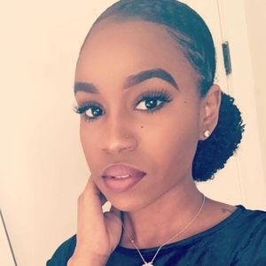 Meet your Posher, Yolanda