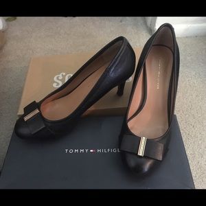 Tommy Hilfiger leather black Dress Pump