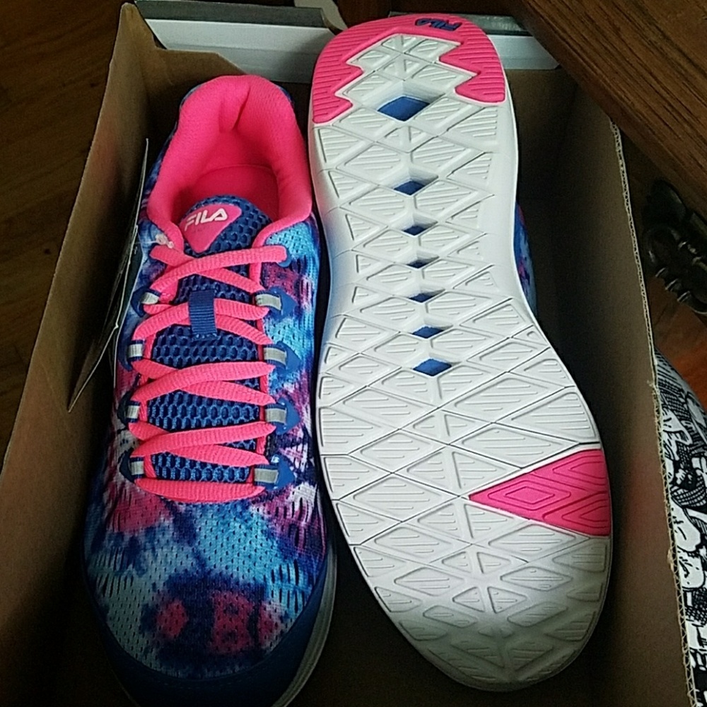 BNIB Womens Fila sneakers 10 Shaun T