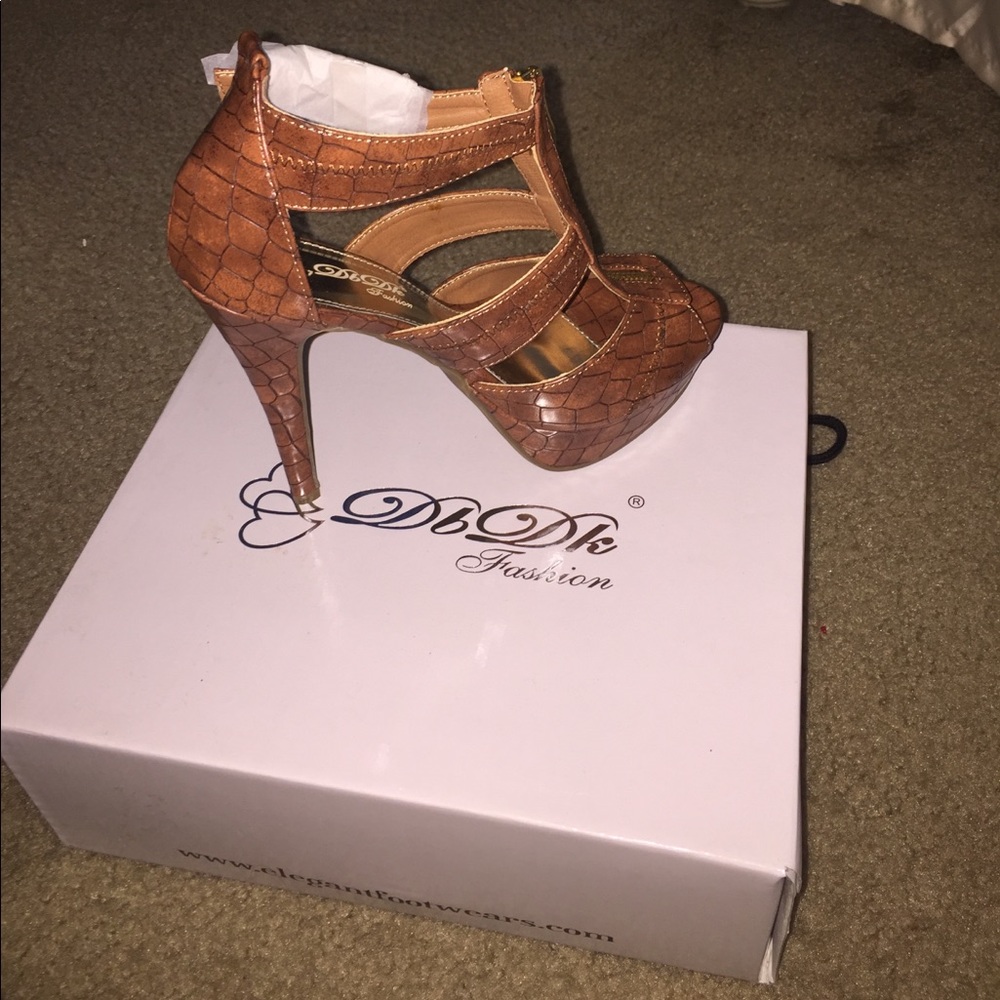 Paton Tan heels!