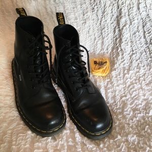 Dr. Marten Air Wear Black Boots