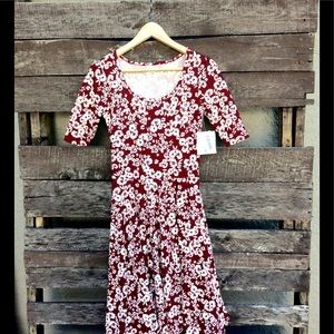 Gorgeous NWT LuLaRoe Nicole dress