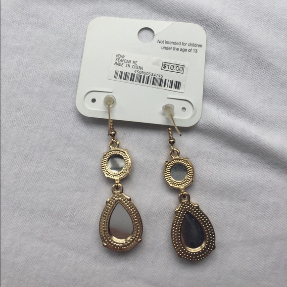 Earrings - Picture 4 of 5