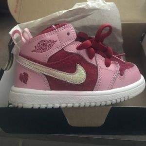 Jordan 1 in Red, White and Ion Pink size 6c kids