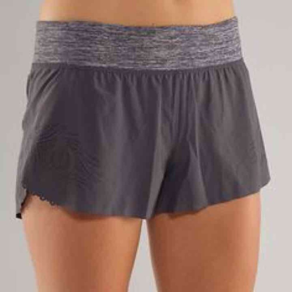 Lululemon Weightless Split Shorts in Coal,Size 2