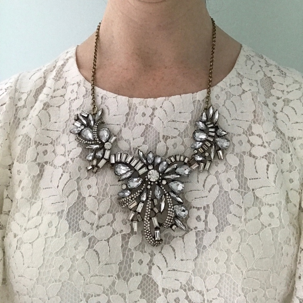 ❗️1 LEFT❗️Luxe statement necklace - Picture 4 of 4