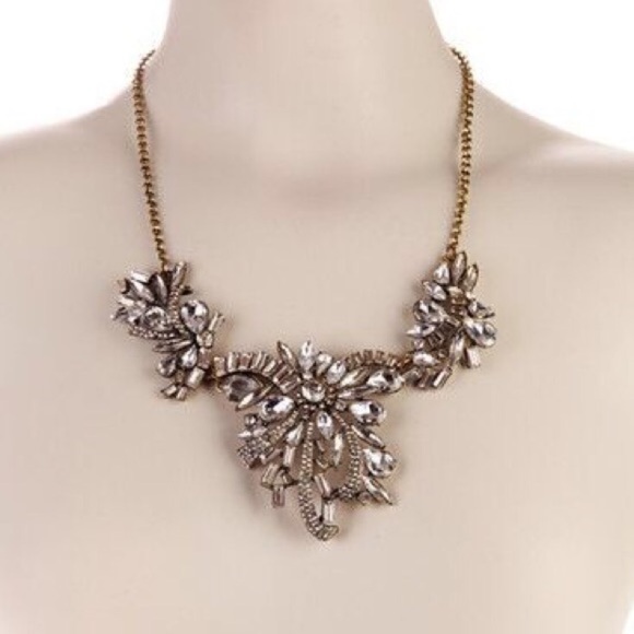 ❗️1 LEFT❗️Luxe statement necklace - Picture 3 of 4