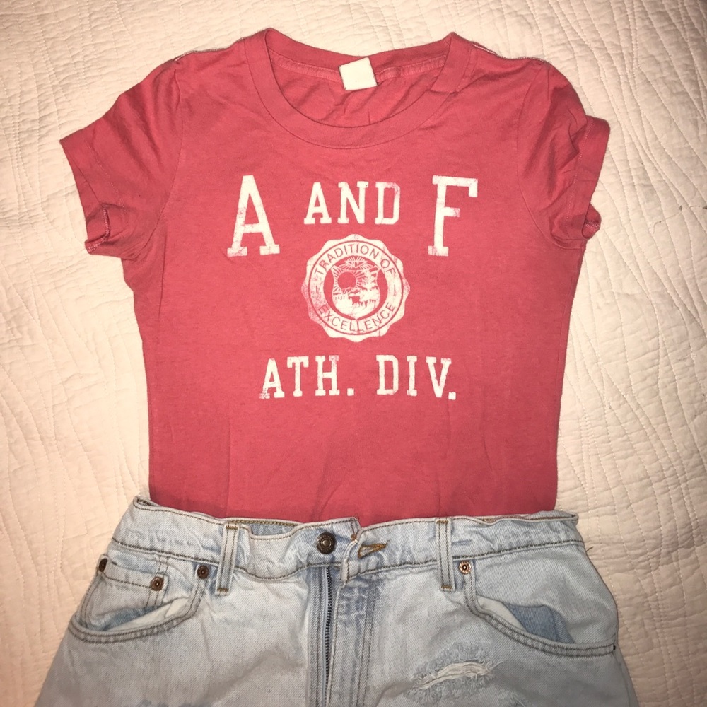Abercrombie & Fitch Tee!