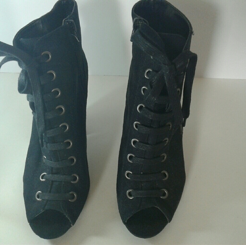 Jazzy black ankle high peep toe shoes