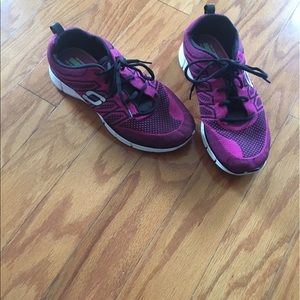 Skechers gel top sneakers/ women's