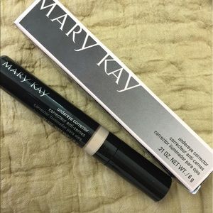 Mary Kay undereye corrector